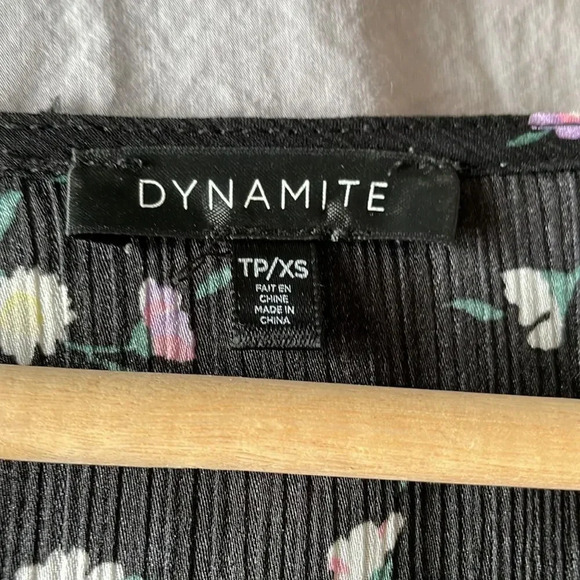 🔥4/$20 Dynamite Floral Blouse - Picture 7 of 16